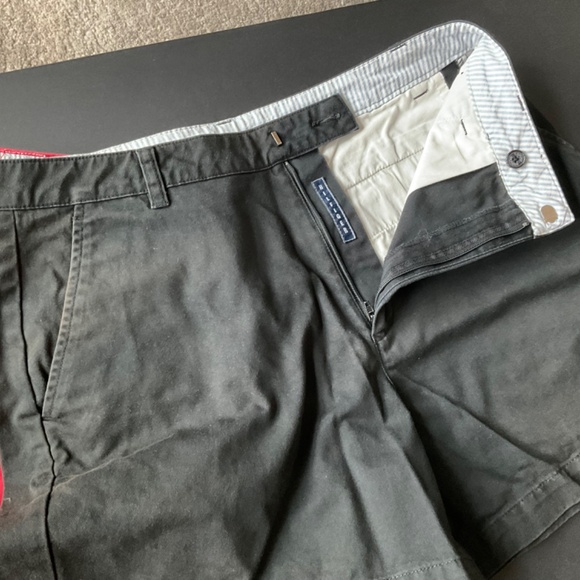 Vintage Hilfiger shorts in size 12 and 14 - Picture 3 of 5